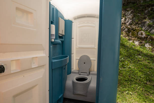 Best Porta potty delivery and setup  in Perry, OH